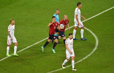 Video CH Séc 1-2 Đan Mạch: Schick tỏa sáng