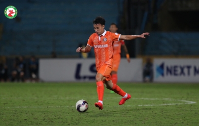 HLV Park Hang Seo triệu tập 'cầu thủ được ĐT Lào mời nhập tịch'