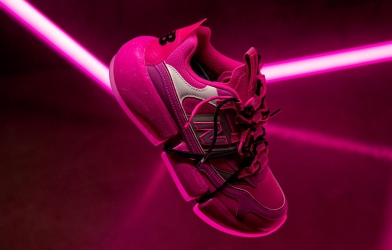 New Balance hợp tác cùng Jaden Smith ra mắt phiên bản Thinking Pink của mẫu Vision Racer