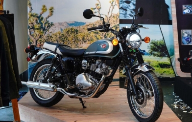 Kawasaki W230 2025 - Mẫu môtô hoài cổ dành cho người trẻ thích xê dịch