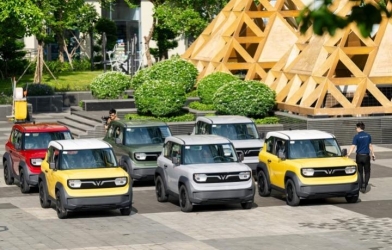 Danh sách 10 thương hiệu ô tô bán chạy nhất Việt Nam năm 2025: Xe điện 'lên ngôi', xe xăng chững lại