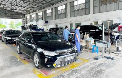 Từ năm 2026, đi đăng kiểm ô tô có thể không cần mang giấy đăng ký xe bản cứng