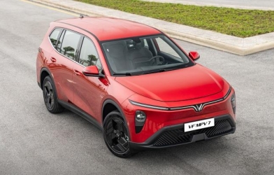 Giá 819 triệu đồng, VinFast VF MPV 7 được bổ sung loạt tiện ích gì so với Limo Green?