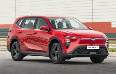 Tài chính hơn 800 triệu đồng, chọn mua ô tô 7 chỗ nào cho gia đình?