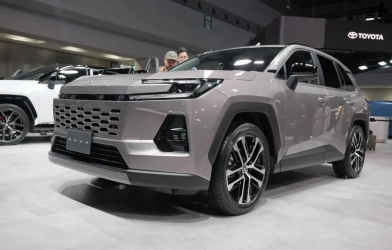 Toyota RAV4 2026 'rục rịch' ra mắt Đông Nam Á: Có 2 phiên bản hybrid, dùng hệ dẫn động AWD