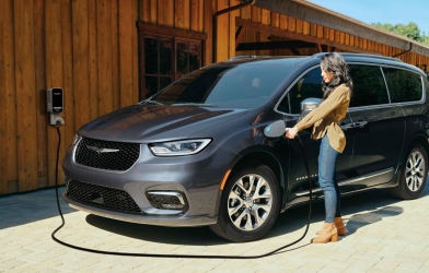 Nghiên cứu chỉ ra xe hybrid sạc ngoài tiêu thụ nhiên liệu nhiều hơn gần 4 lần so với hãng công bố