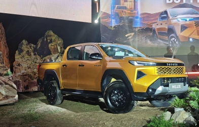 Doanh số Toyota Việt Nam giảm sau Tết, bán tải Hilux bất ngờ vươn lên dẫn đầu