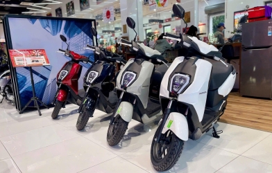 Loạt xe máy điện giảm giá mạnh để thu hút người dùng, có mẫu ưu đãi tới 17 triệu đồng