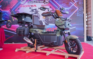 Xe tay ga dáng lạ Honda Square X125 đầu tiên về Việt Nam, số lượng giới hạn