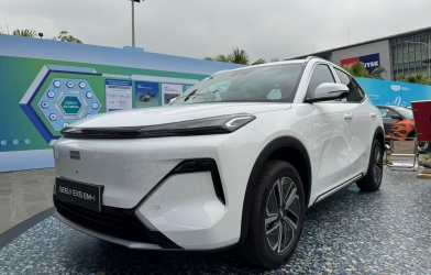 Chi tiết Geely EX5 EM-i vừa ra mắt Việt Nam: Có thể chạy điện 170 km, giá từ 789 triệu đồng