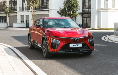 VinFast VF 7 lần đầu vượt Mazda CX-5 để trở thành mẫu SUV hạng C bán chạy nhất tháng 3/2026
