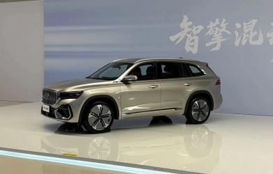 Cận cảnh Geely Monjaro i-HEV 'ăn xăng' chỉ 4,75 lít/100 km: Liệu có cơ hội về Việt Nam?