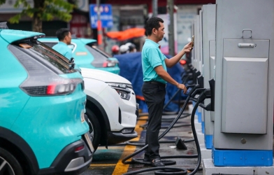 Chọn thuê ô tô điện thay xe xăng để đi chơi dịp lễ, người dùng cần lưu ý những gì?