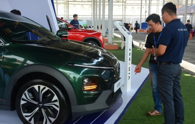 Người Việt tăng mua sắm xe điện, xe hybrid trong bối cảnh giá xăng biến động