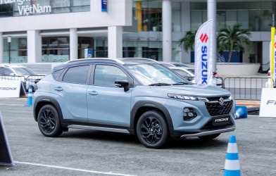 Suzuki Fronx giảm tới 90 triệu đồng tại đại lý, giá thực tế thấp hơn cả hatchback hạng A