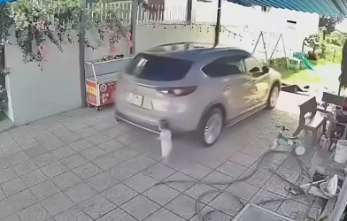 Đi vòng quanh ô tô trước khi khởi hành: Thói quen nhỏ giúp tránh những hậu quả đáng tiếc