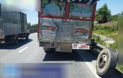 Nắng nóng đỉnh điểm, nguy cơ nổ lốp ô tô gia tăng: Tài xế cần làm gì để hạn chế rủi ro?