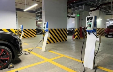 Chung cư phải có khu vực để xe, sạc xe điện và đổi pin đạt chuẩn