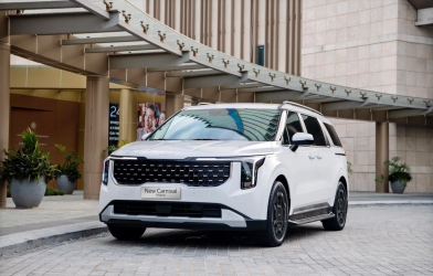 Kia Carnival Hybrid có thêm bản Luxury 8 chỗ: Giá ưu đãi từ 1,379 tỷ đồng, 'ăn xăng' 4,8 lít/100 km