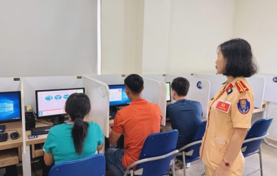 Bằng lái ô tô hết hạn dưới 30 ngày được cấp đổi mà không cần thi lại