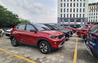 Từ ngày 15/8, người dùng VNeID được miễn, giảm lệ phí trước bạ khi mua xe cũ