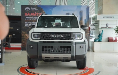 Toyota Land Cruiser FJ khan hàng, khách muốn nhận xe sớm phải chi thêm 50 triệu đồng