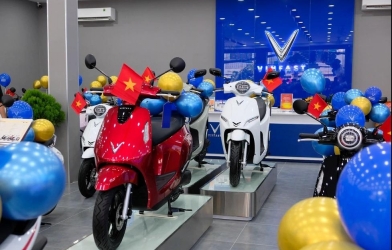 Cục diện thị trường xe máy Việt Nam đổi khác: VinFast vươn lên vị trí thứ hai, xe điện chiếm gần 28%