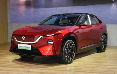 Mazda CX-6e được nâng cấp tại thị trường 'sát vách' Việt Nam, có cả tùy chọn EV và EREV