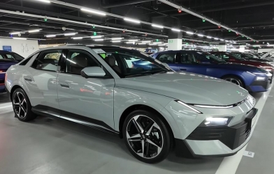 Cận cảnh Hyundai Elantra thế hệ mới: Dáng xe thể thao hơn, màn hình tới 14,6 inch