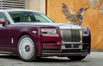 Chiêm ngưỡng chiếc Rolls-Royce Phantom đầu tiên dùng vỏ bào ngư để trang trí nội thất