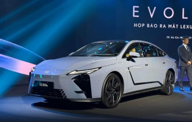 Lexus ES 2026 chính thức ra mắt Việt Nam: Thiết kế lột xác, lần đầu có bản thuần điện, giá cao nhất gần 3 tỷ đồng