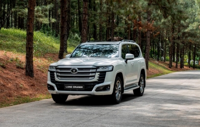 Giá bán 4,71 tỷ đồng, Toyota Land Cruiser HEV gây bất ngờ với doanh số hơn 100 xe chỉ trong 1 tháng
