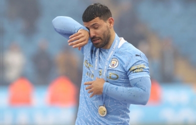 CHÍNH THỨC: Siêu tiền đạo một thời thành Manchester tuyên bố giải nghệ