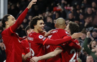 Điểm nhấn Liverpool - Newcastle: Tranh cãi, kỷ lục và Mohamed Salah!