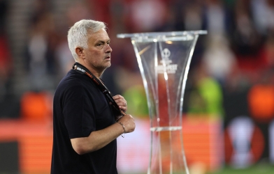 Roma gục ngã ở chung kết C2, CĐV phản ứng trái chiều vì HLV Mourinho