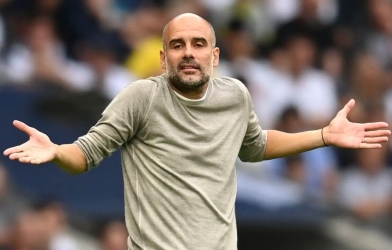 Thất vọng toàn tập, Pep thúc Man City bán 6 'quả tạ'