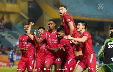 Không ra sân, Đình Bắc cùng CAHN vô địch lượt đi V-League