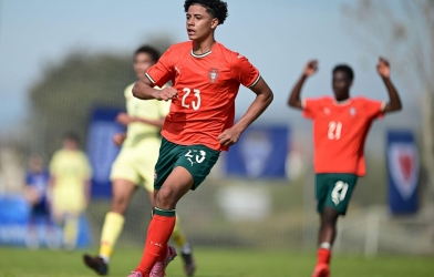 Con trai Ronaldo chuẩn bị ra mắt tại Bồ Đào Nha