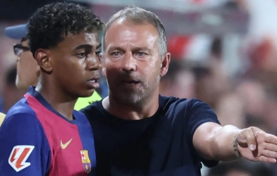 Phòng thay đồ Barca lục đục sau trận thua 0-4