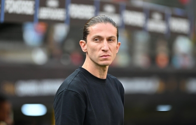 HLV Filipe Luis bị sa thải ngay sau chiến thắng 8-0