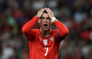 NÓNG: Ronaldo nguy cơ phải dự bị tại World Cup 2026