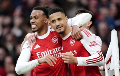 Man City 'sứt đầu mẻ trán' vì Real, Arsenal hưởng lợi cực lớn