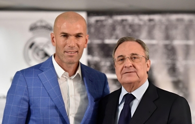 Zinedine Zidane tái xuất Bernabeu