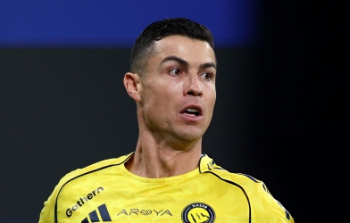 Đang chấn thương, Ronaldo nhận thêm đòn giáng từ Al Nassr