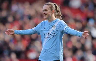 Bỏ xa Arsenal, Man City cách chức vô địch Ngoại hạng Anh '1 milimet'