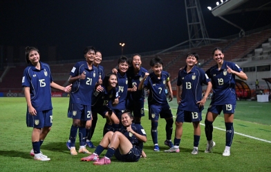 Thắng ngược 3-2, Thái Lan đẩy Việt Nam xuống bét bảng giải châu Á