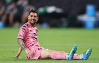 Ronaldo đến xem Messi thi đấu