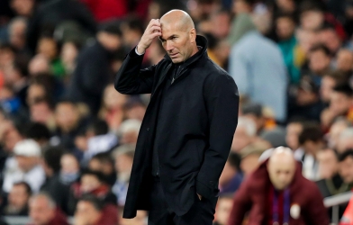 CHÍNH THỨC: Đội cũ của HLV Zidane nhận án phạt nặng từ FIFA