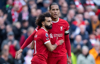 Đội bóng châu Âu gây sốc, chốt chiêu mộ Salah và đội trưởng Liverpool