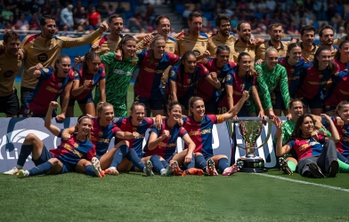 Barcelona vô địch La Liga lần thứ 7 liên tiếp